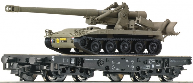 Flat car loaded with M110 A2 of Dutch Army<br /><a href='images/pictures/Roco/226888.jpg' target='_blank'>Full size image</a>